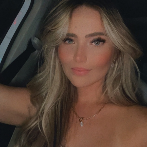 🌸ABOUT YOUR SELLER🌸 - Picture 5 of 8